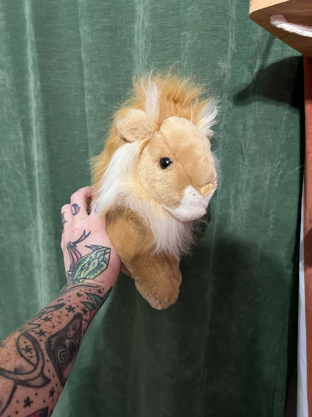 FAO Schwarz Lion Stuffed Animal Plush Toy